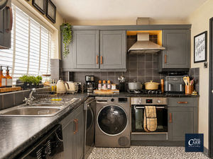 Photo 25- click for photo gallery